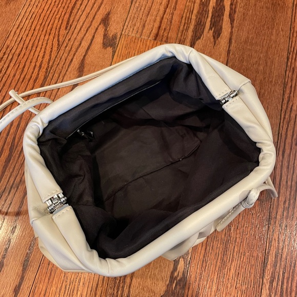 Rouched detail crossbody bag with strap BEIGE - Picture 10 of 12